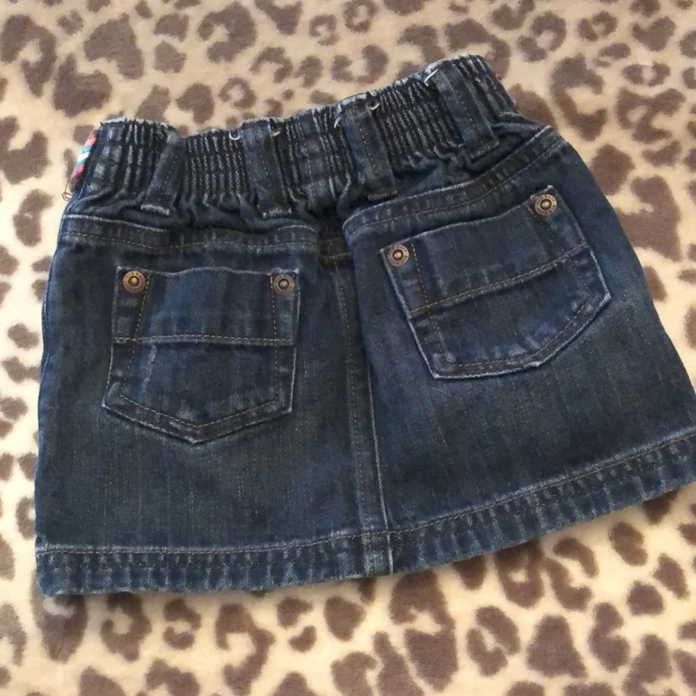 2007 Old Navy Dark Wash Denim Skirt Size 18-24 months Faux Belt